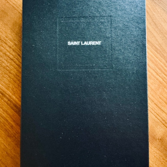 YSL Uptown leather pouch with Gold hardware - Picture 5 of 5